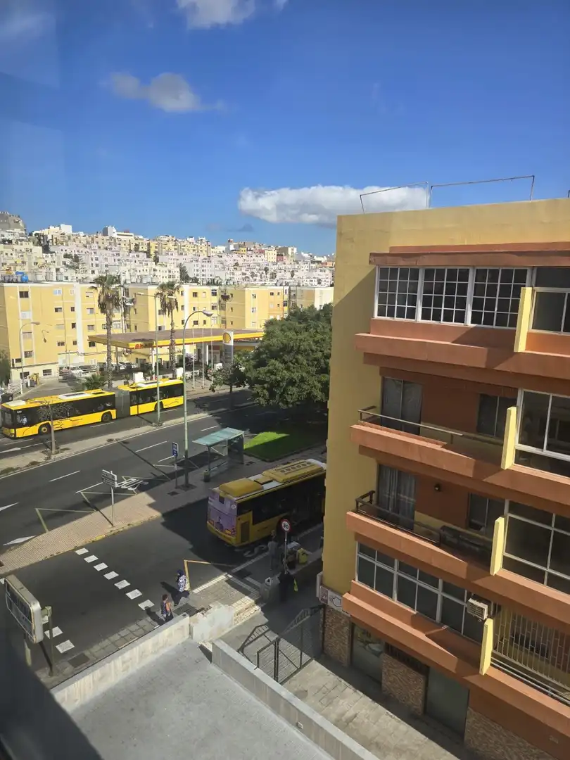 Vista exterior de Pis en venda en Las Palmas de Gran Canaria amb Traster