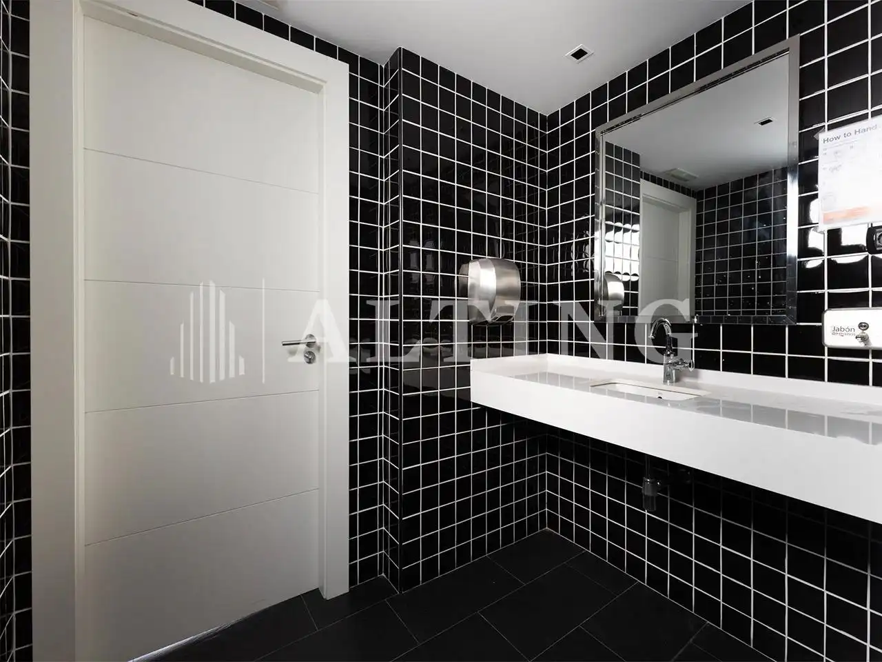 Baño de Oficina de alquiler en Barcelona con Aire acondicionado y Calefacción