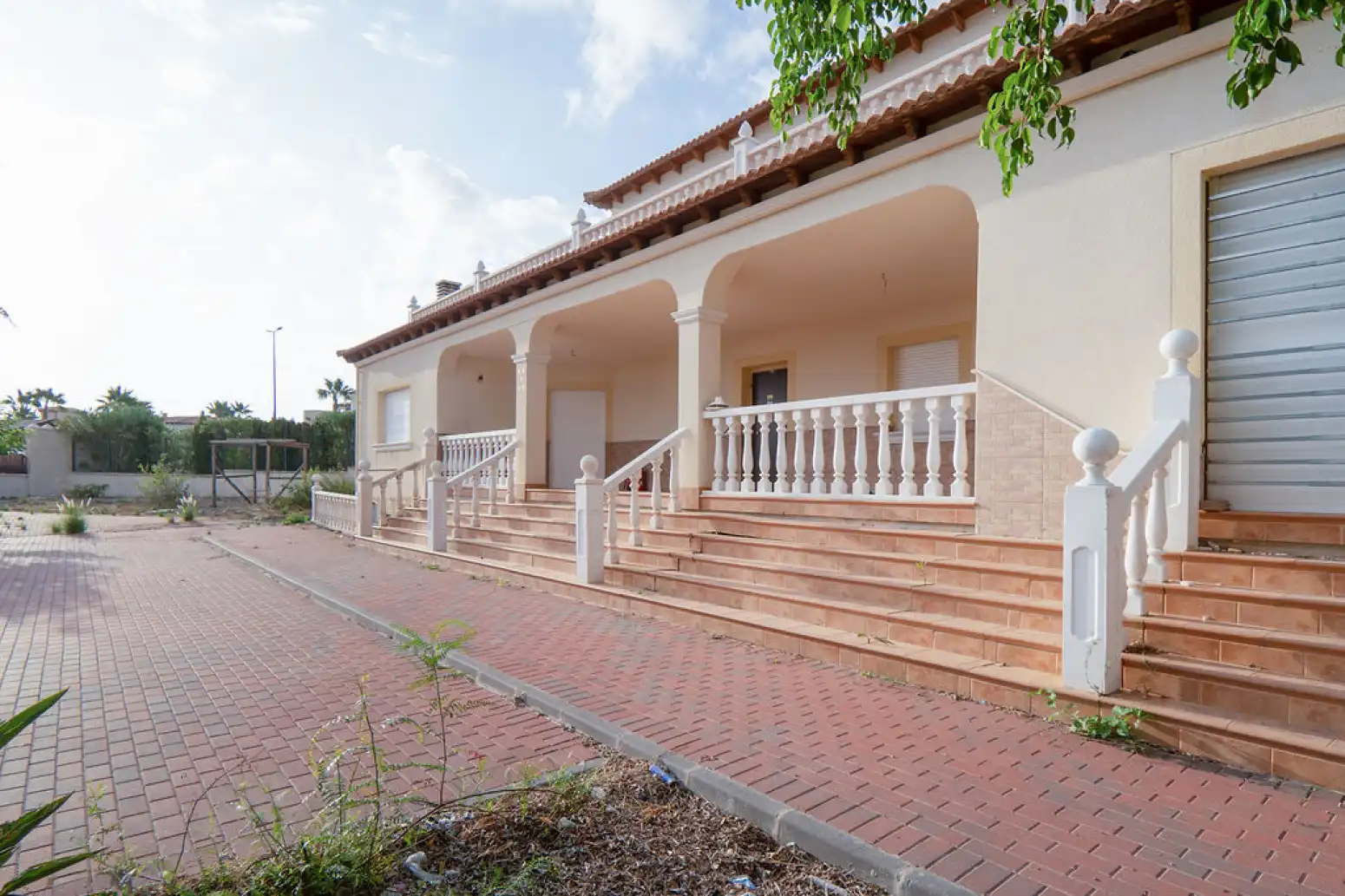 Vista exterior de Casa o xalet en venda en Campos del Río amb Jardí privat, Terrassa i Piscina