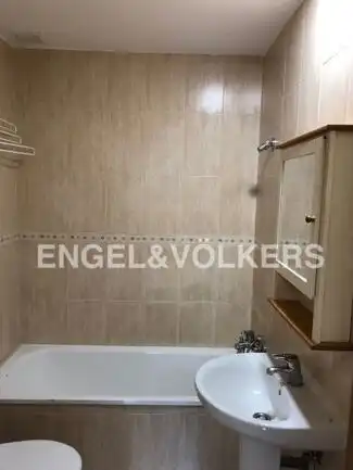 Baño de Piso de alquiler en Boadilla del Monte con Calefacción, Parquet y Terraza