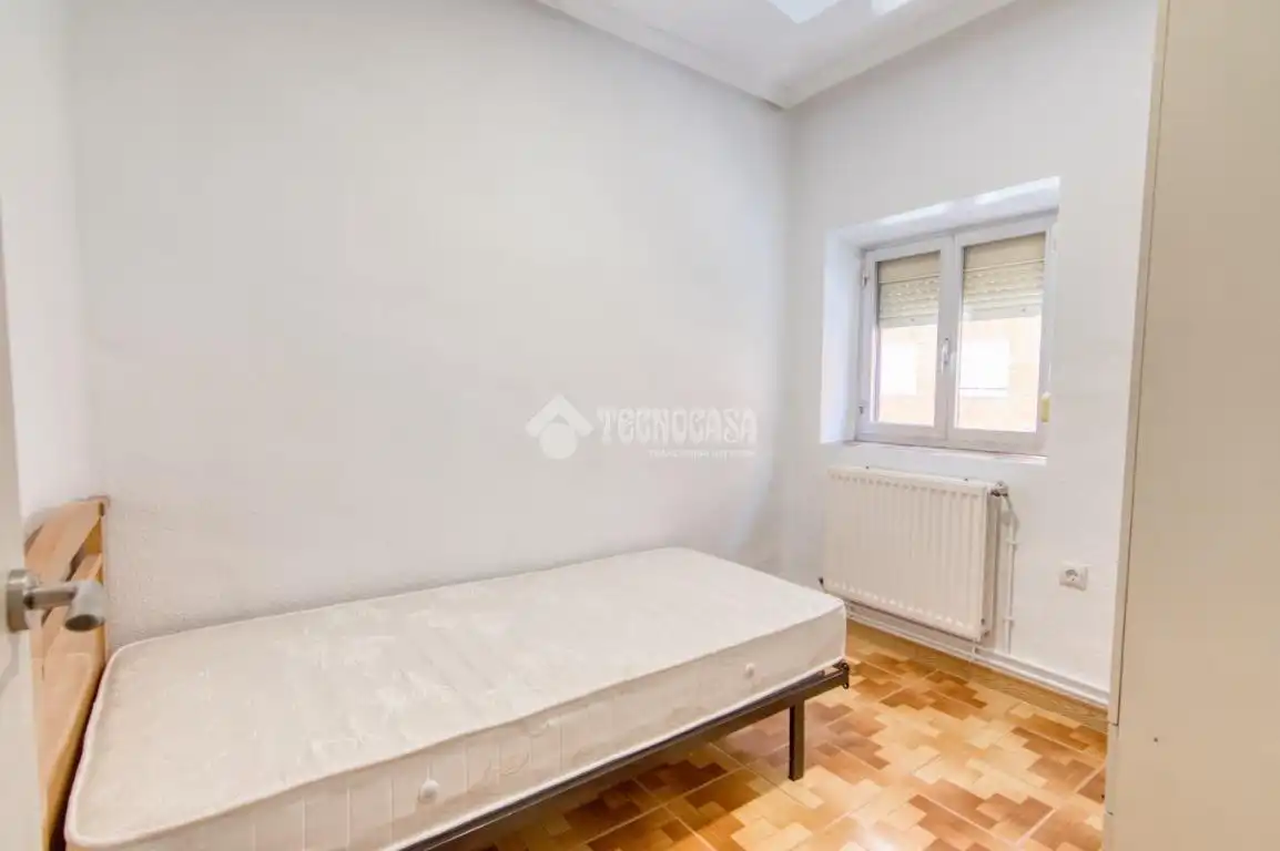 Bedroom of Flat for rent in Salamanca  with Heating