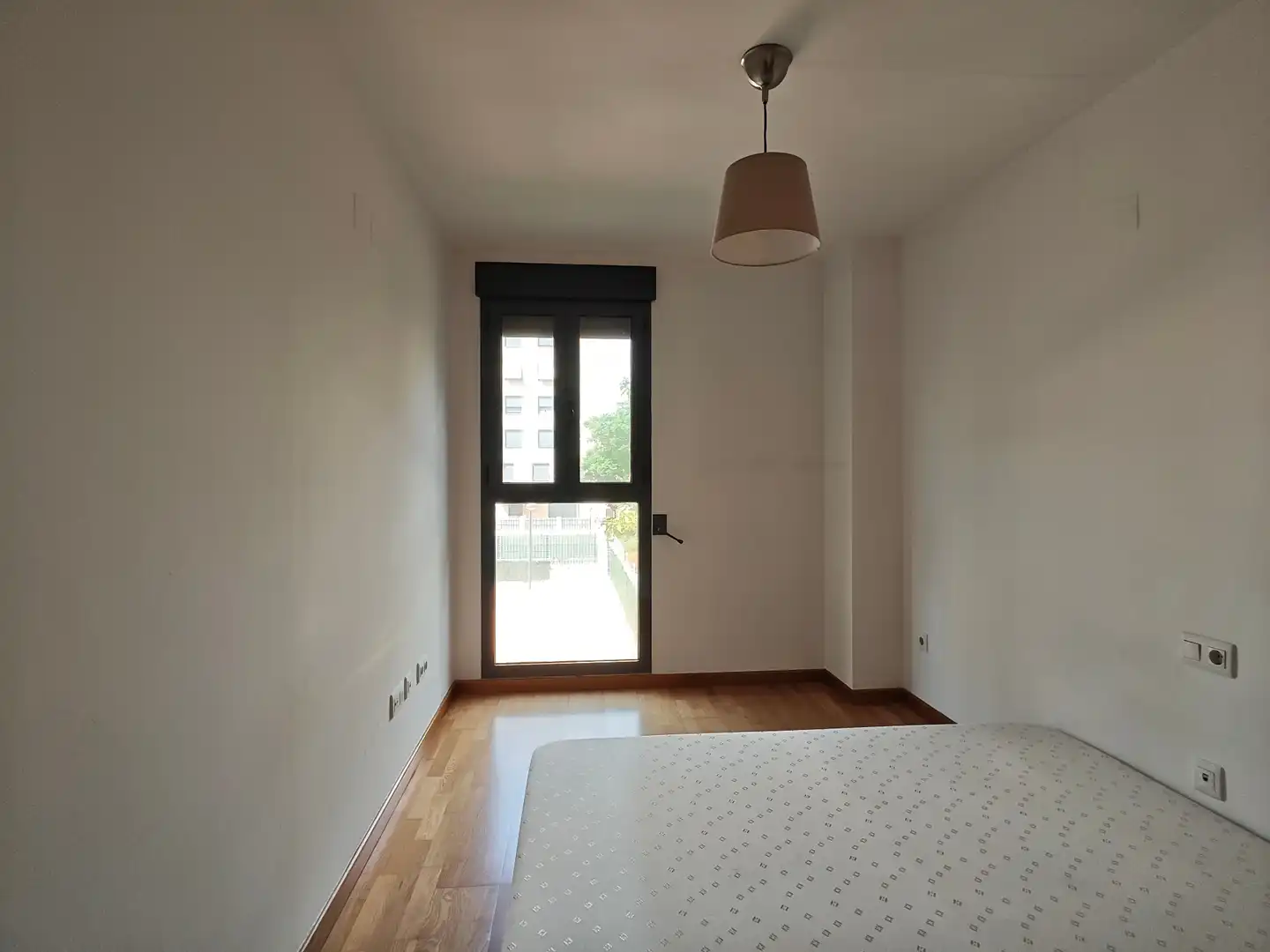 Habitación de Piso de alquiler en Valencia con Aire acondicionado, Calefacción y Jardín privado