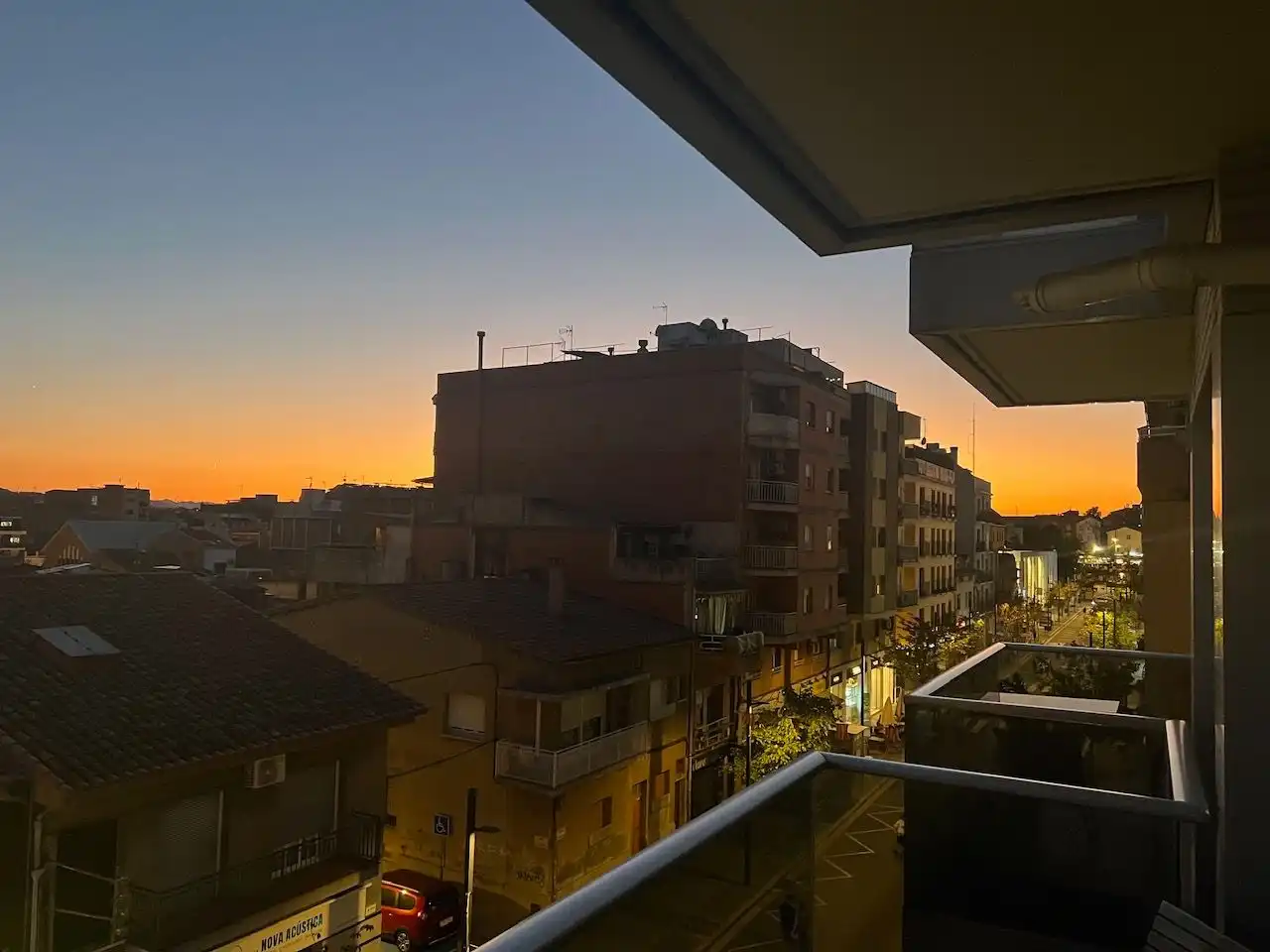 Außenansicht von Maisonette zum Verkauf in Ripollet mit Klimaanlage, Terrasse und Balkon