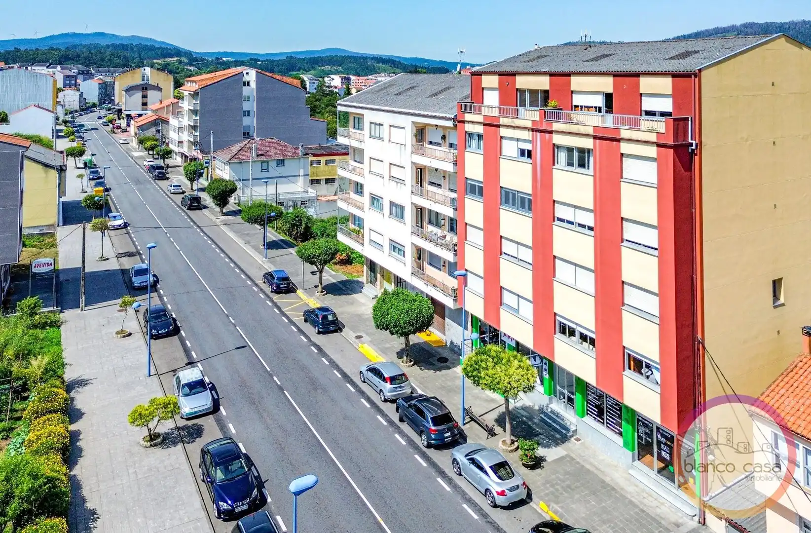 Vista exterior de Pis en venda en Ponteceso amb Calefacció i Moblat
