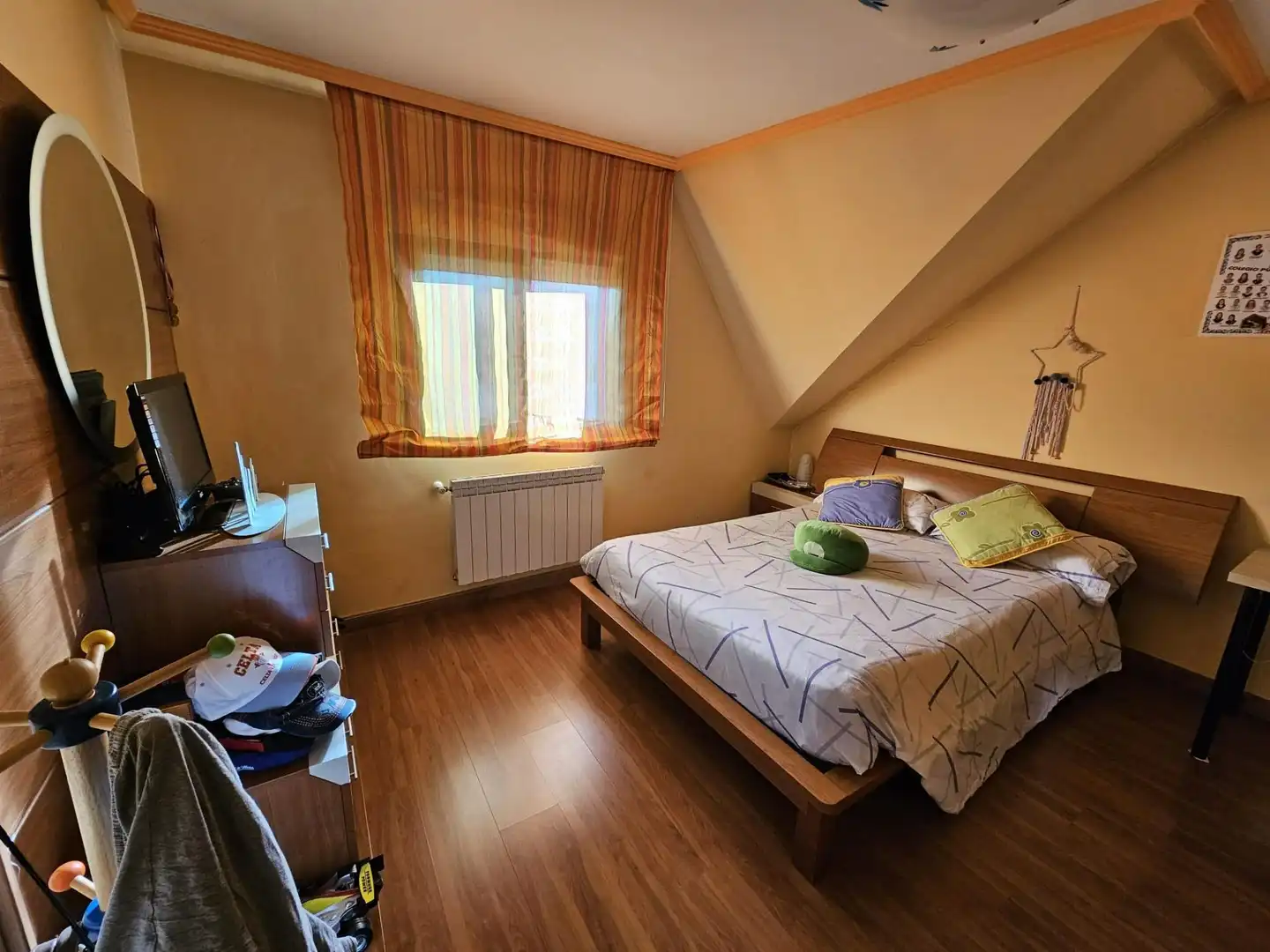 Habitación de Casa o chalet en venta en Ponferrada con Aire acondicionado, Calefacción y Jardín privado