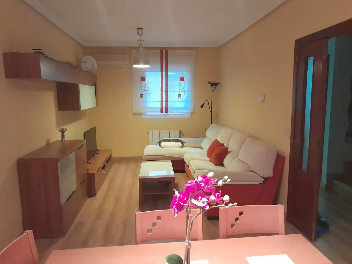 Living room of Detached homes for rent in Cáceres  with Air Conditioner, Heating and Terrace