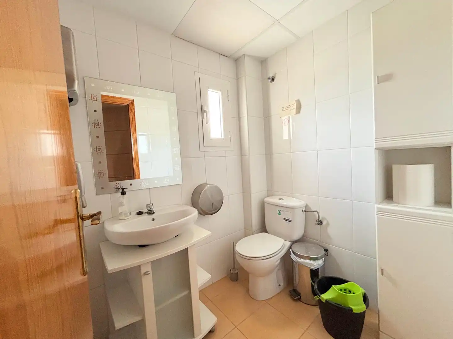 Bathroom of Office for sale in Alicante / Alacant  with Air Conditioner and Furnished