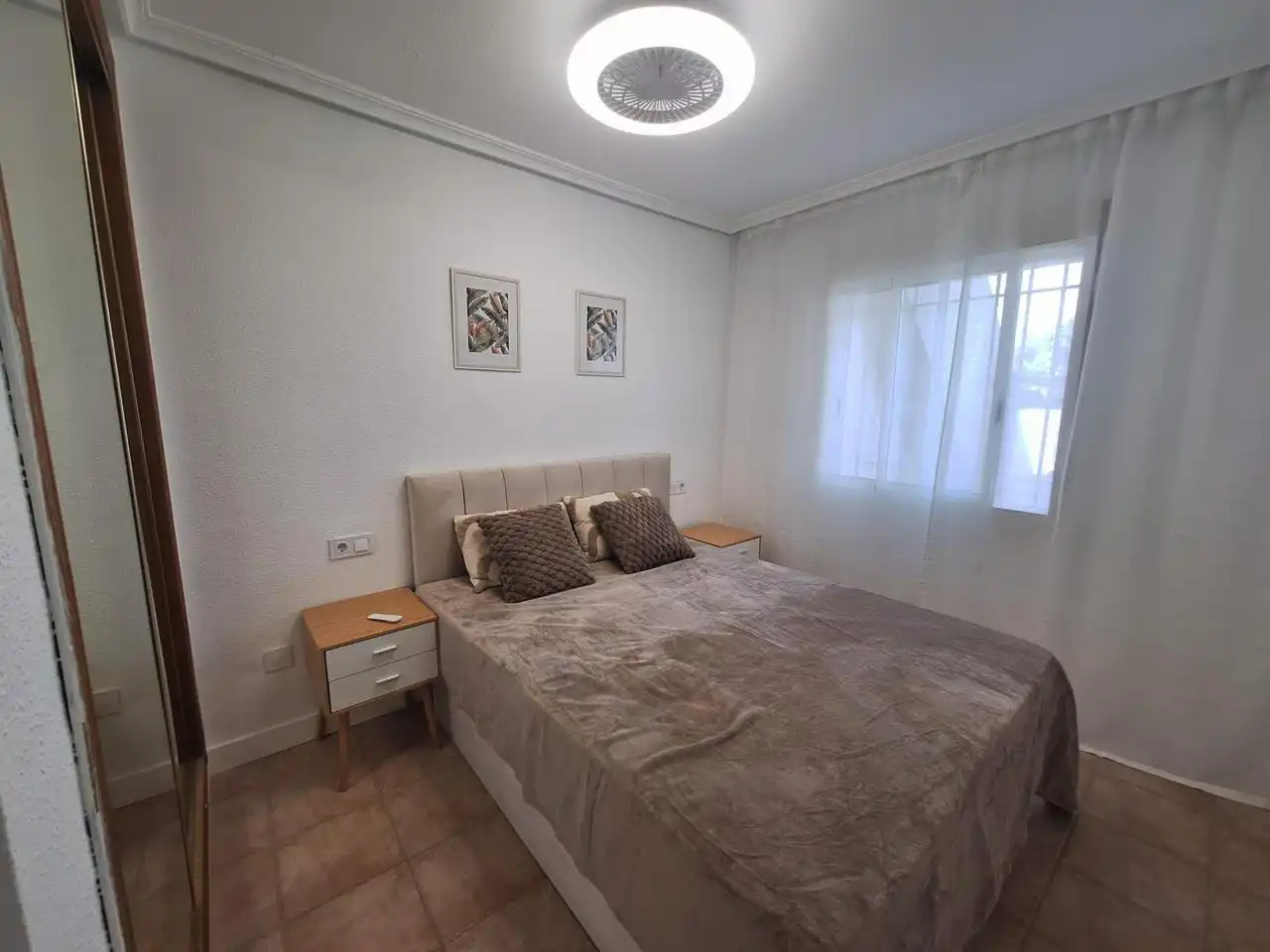 Dormitori de Planta baixa en venda en Torrevieja amb Terrassa, Moblat i Piscina comunitària