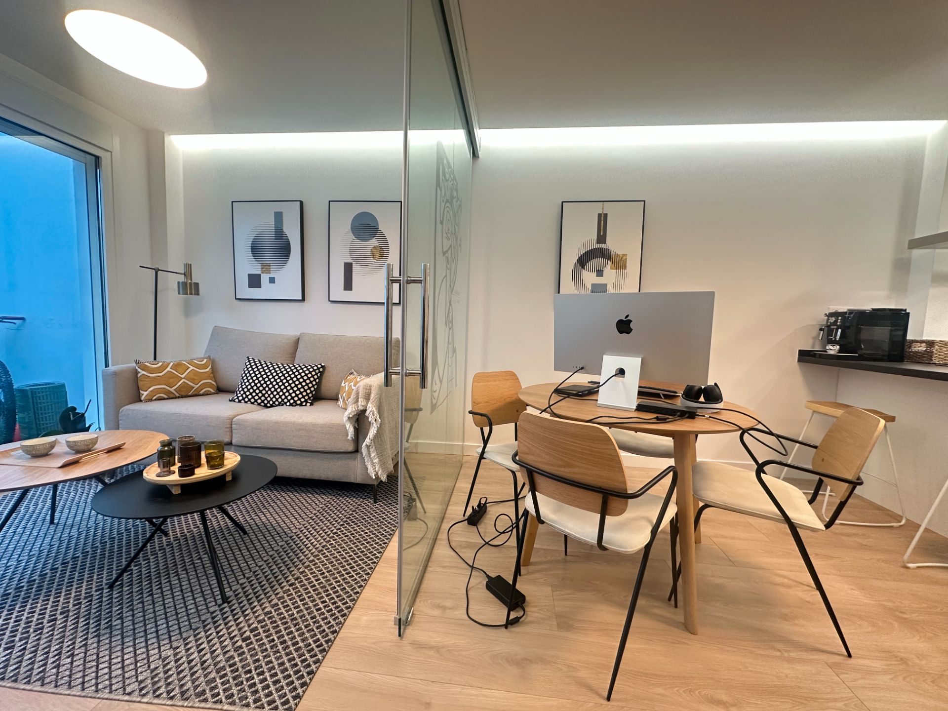 Living room of Flat for sale in Santiago de Compostela   with Heating, Parquet flooring and Terrace