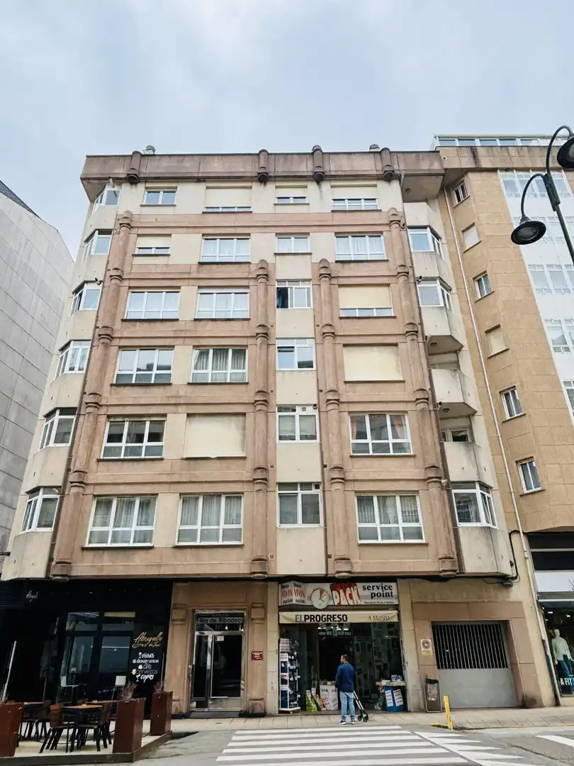 Außenansicht von Wohnung zum Verkauf in Ribadeo mit Heizung, Terrasse und Abstellraum