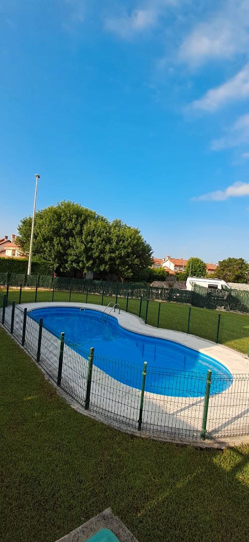Piscina de Dúplex en venda en Santa Cruz de Bezana amb Calefacció i Traster