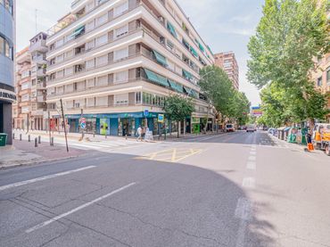 Piso con balcón en venta en DOCTOR MUÑOZ FERNANDEZ 1
