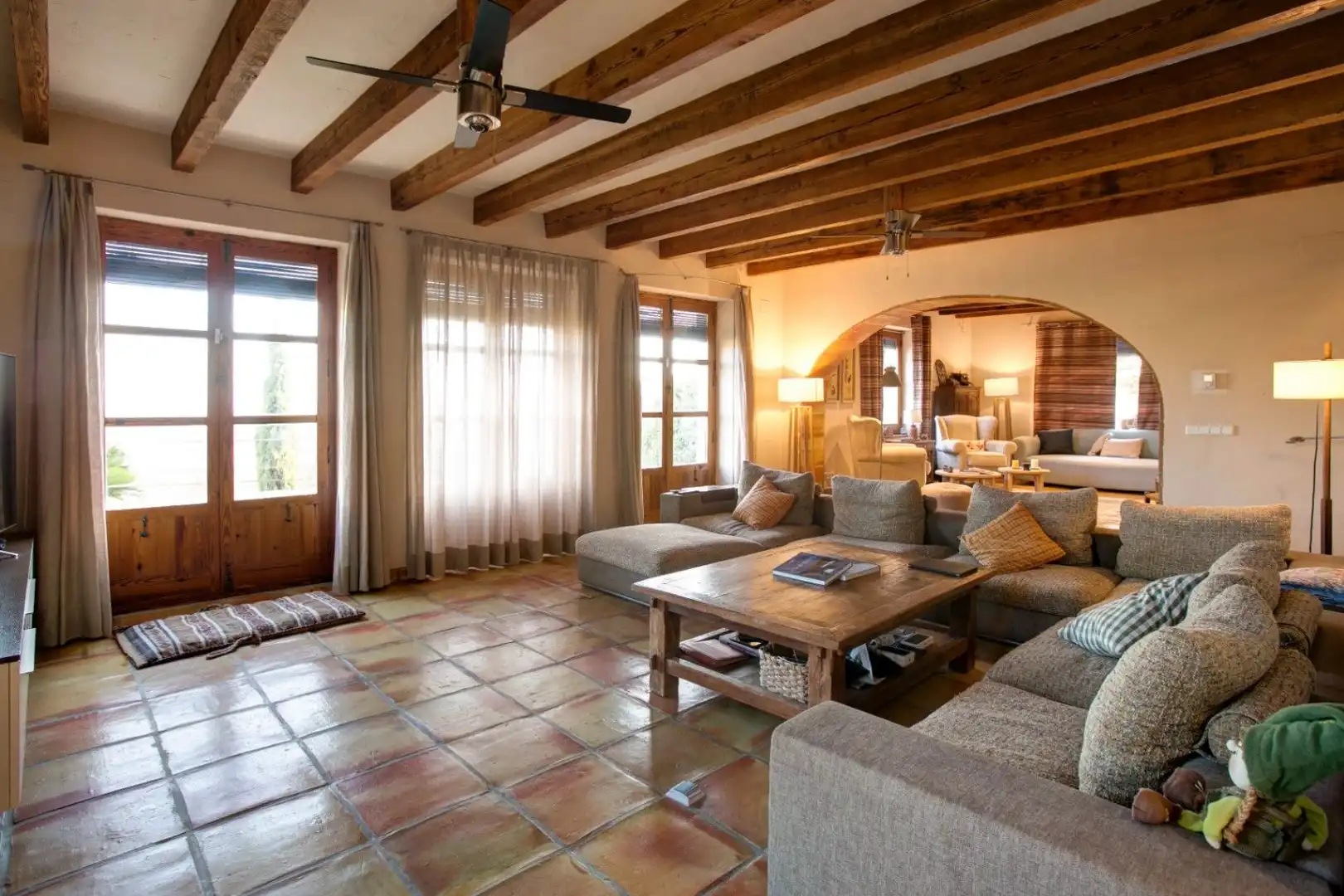 Sala d'estar de Finca rústica en venda en Moraira amb Jardí privat, Traster i Piscina