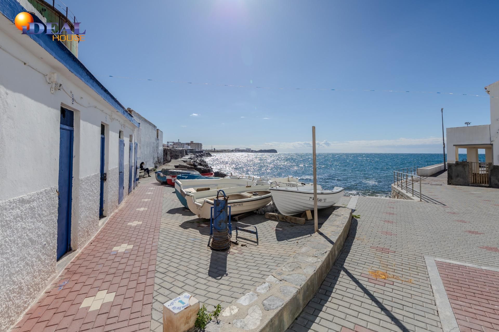 Casa adosada en venda a La Caleta - La Guardia