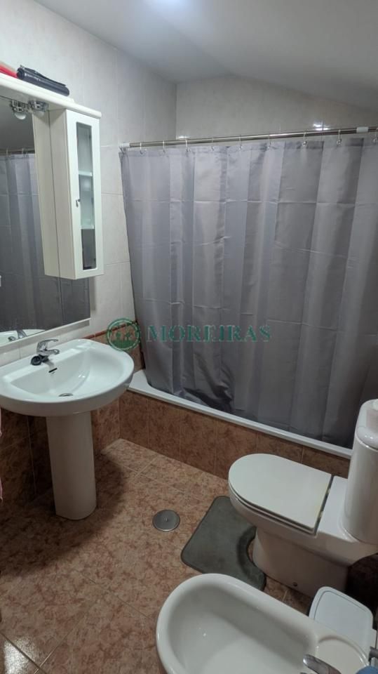 Baño de Casa adosada en venta en A Peroxa  con Calefacción, Terraza y Amueblado