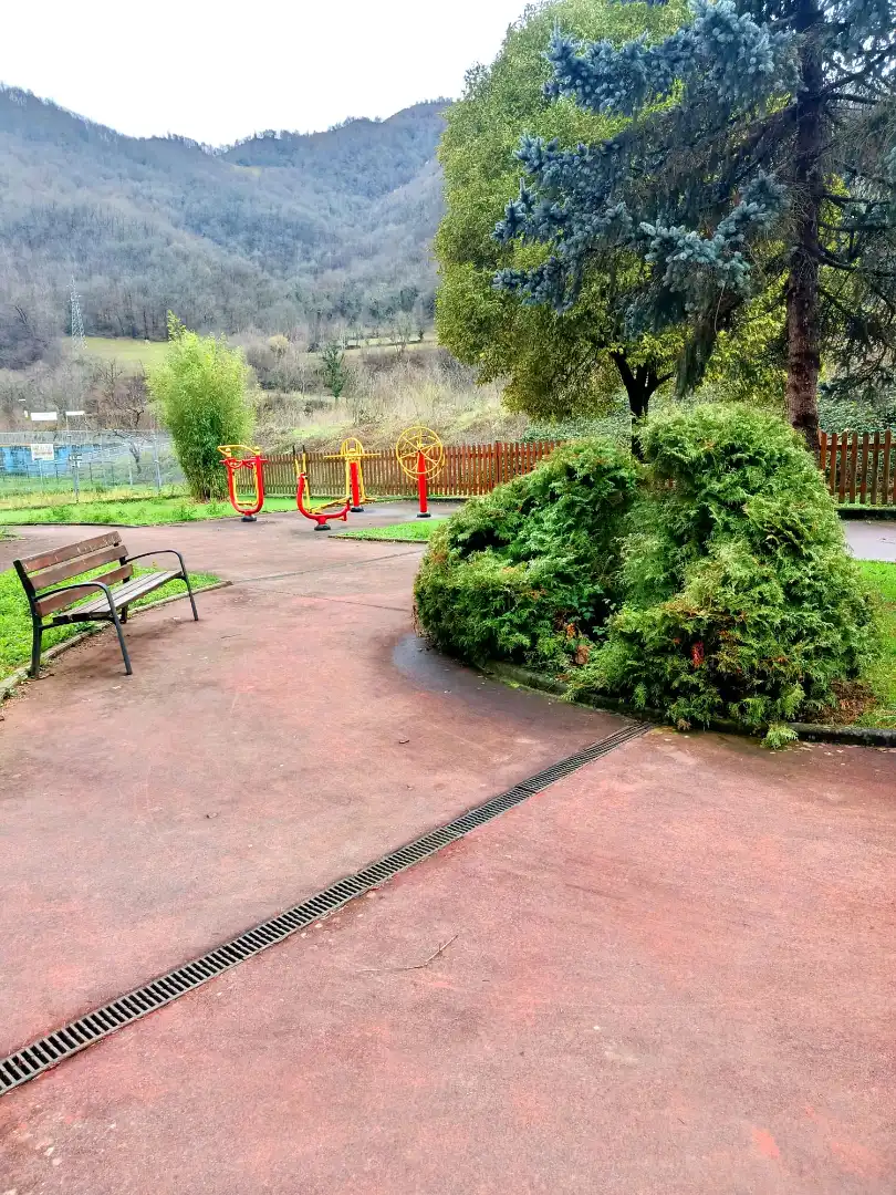 Jardín de Piso en venta en Aller con Calefacción, Trastero y Amueblado