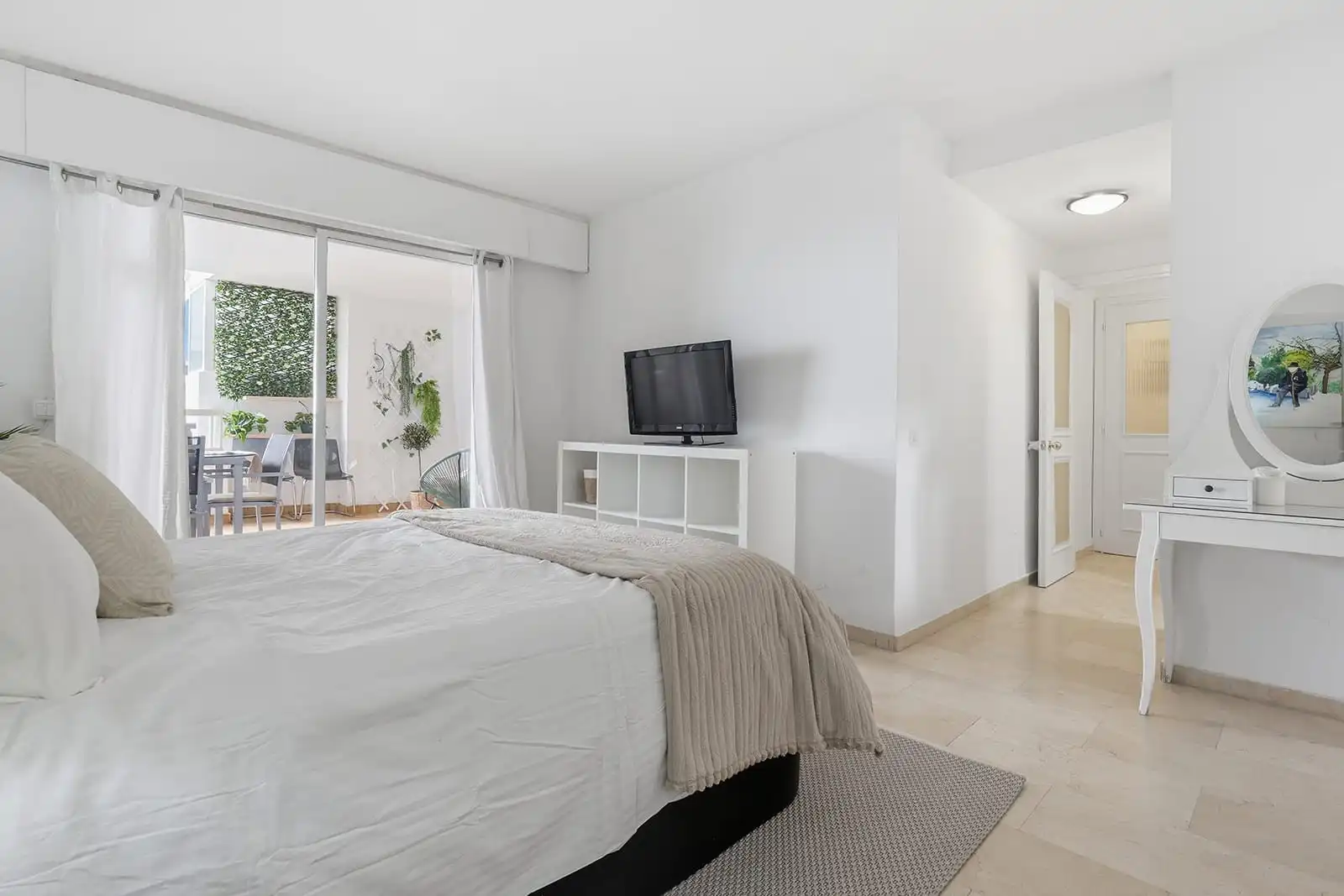 Habitación de Apartamento de alquiler en Estepona con Terraza y Amueblado