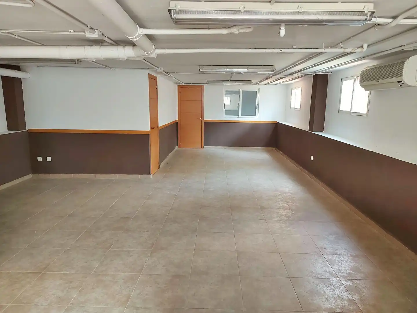 Houses for sale in La Pobla de Vallbona  with Air Conditioner, Heating and Private garden