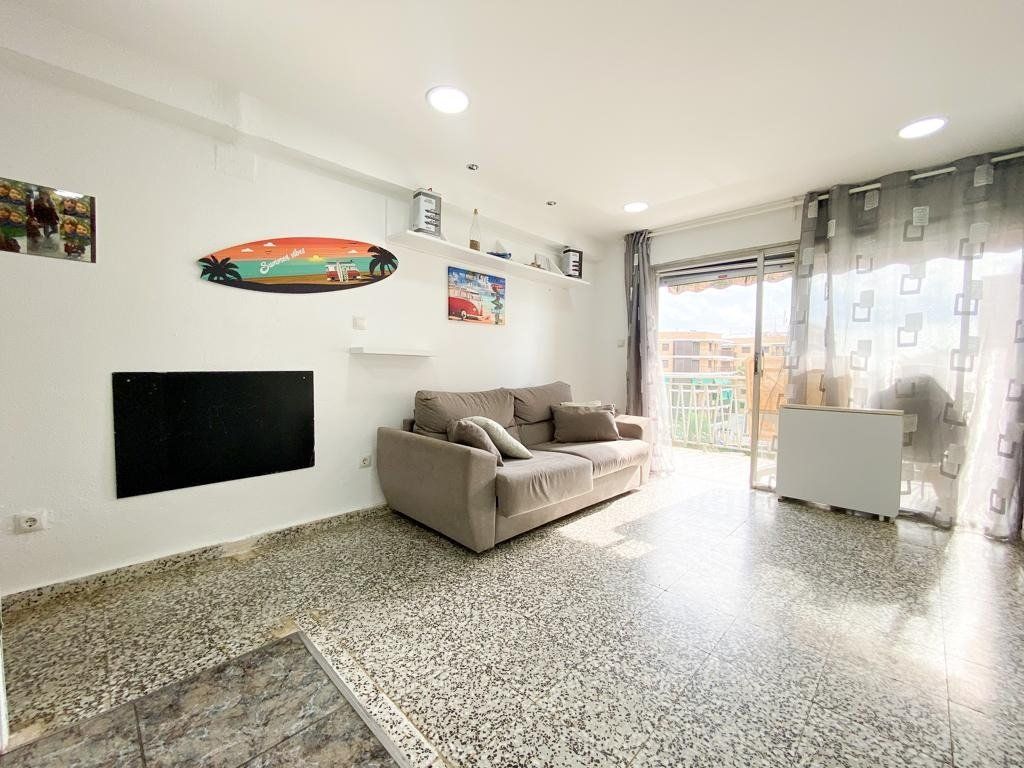 Sala de estar de Apartamento de alquiler en La Pobla de Farnals con Balcón y Piscina comunitaria