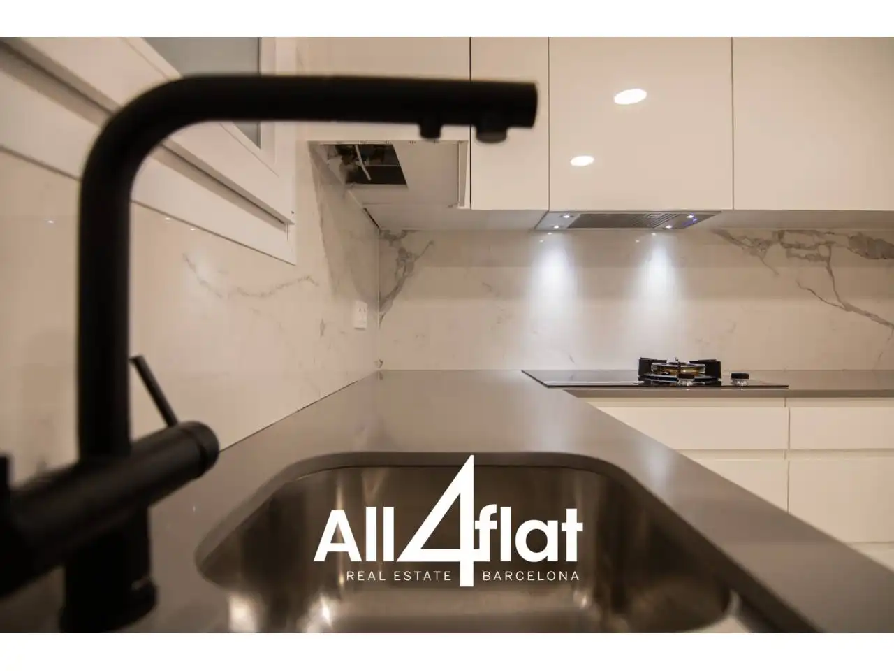 Flat with lift for sale in Calle Villarroel, imagen 49