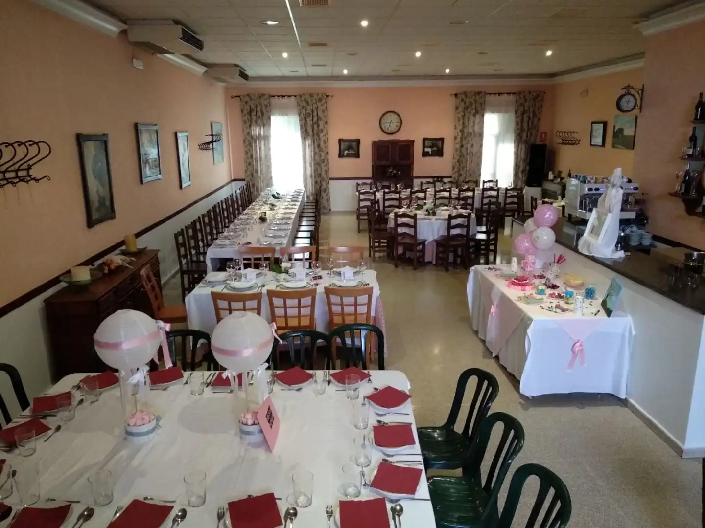 Comedor de Local de alquiler en Santa Marta con Aire acondicionado, Calefacción y Terraza