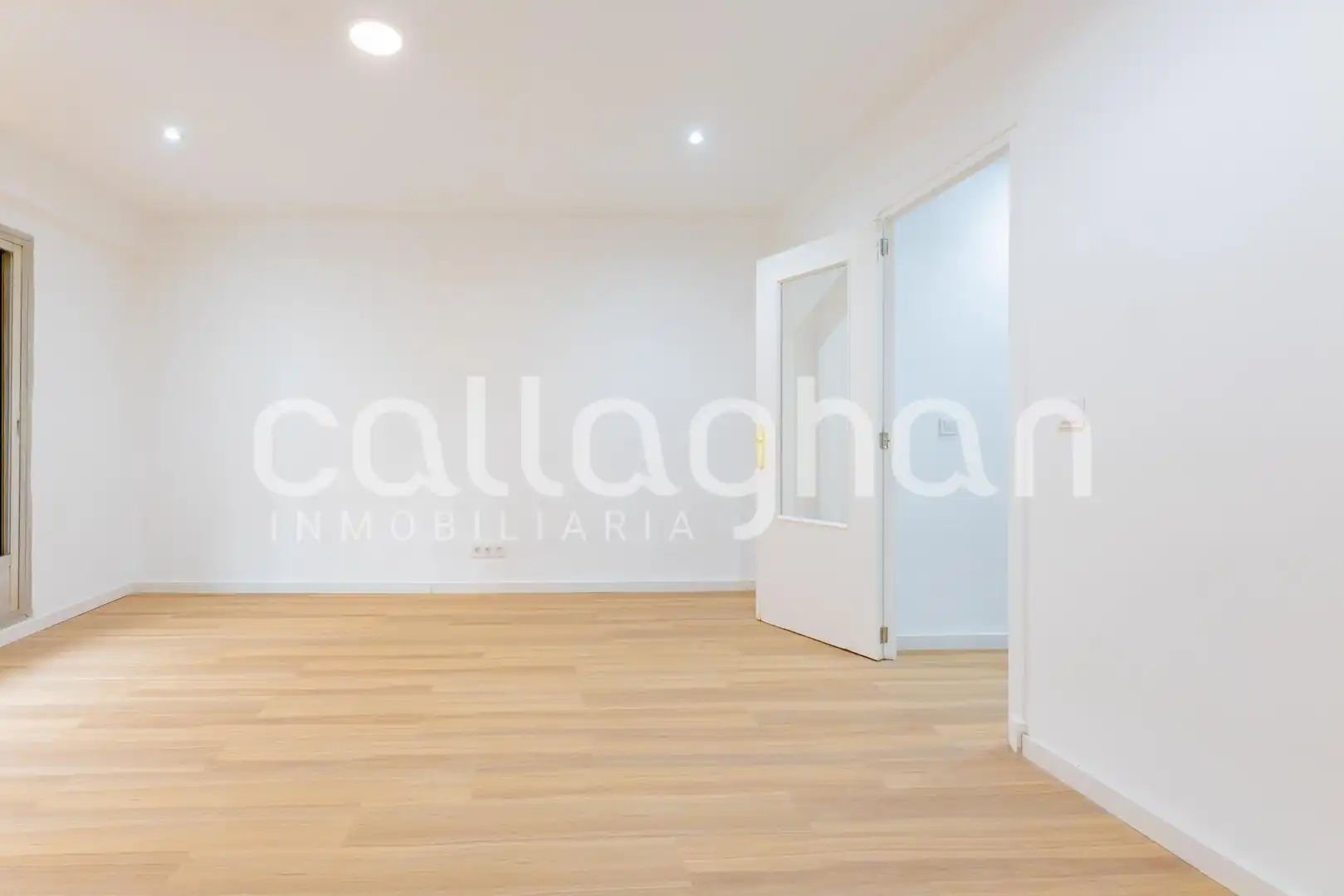 Piso en venta en Valencia con Balcón