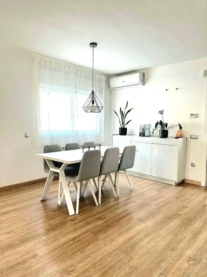 Comedor de Casa o chalet en venta en Calafell con Aire acondicionado, Calefacción y Jardín privado