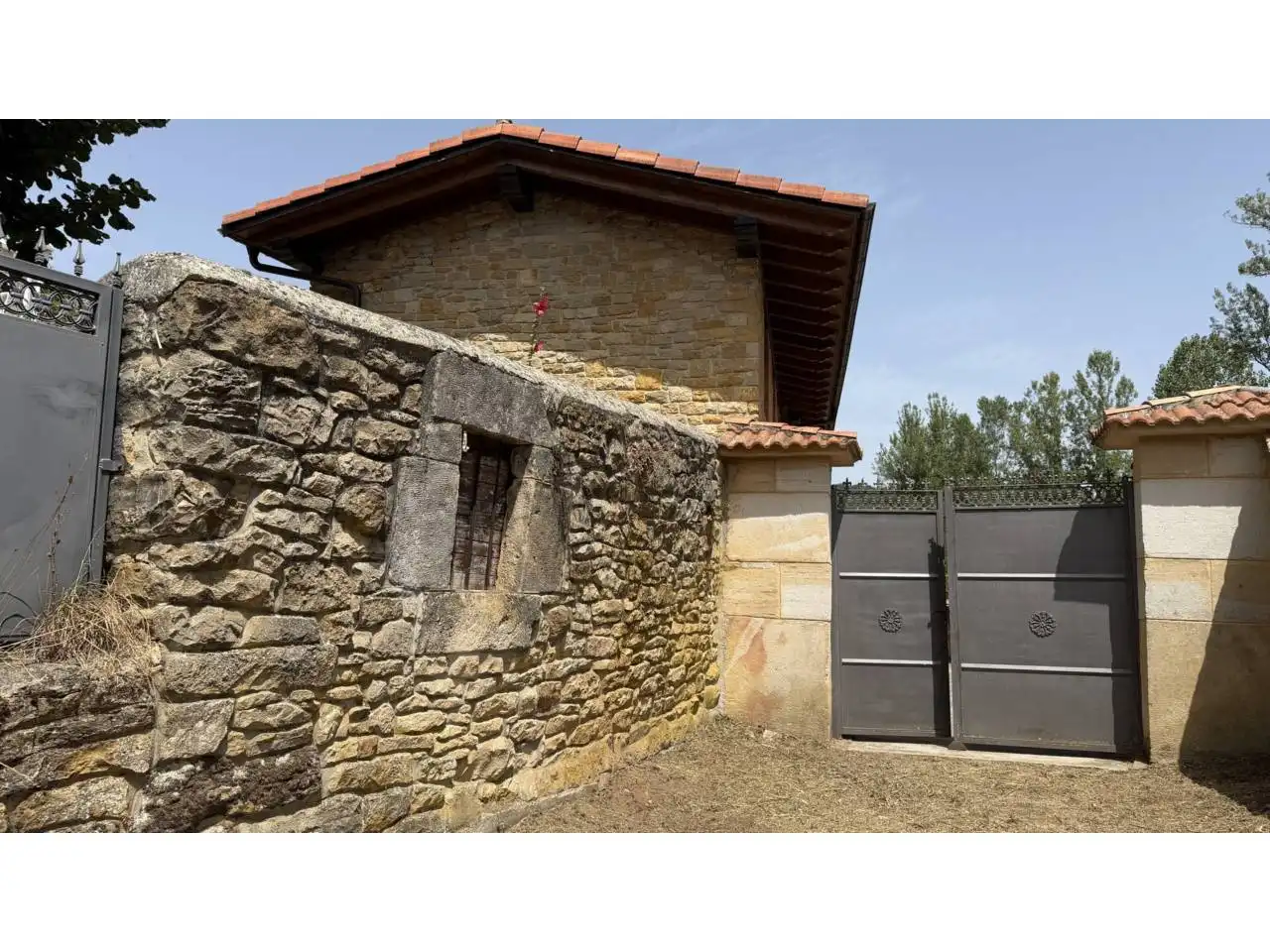 Vista exterior de Casa o chalet en venta en Merindad de Valdeporres con Jardín privado y Terraza