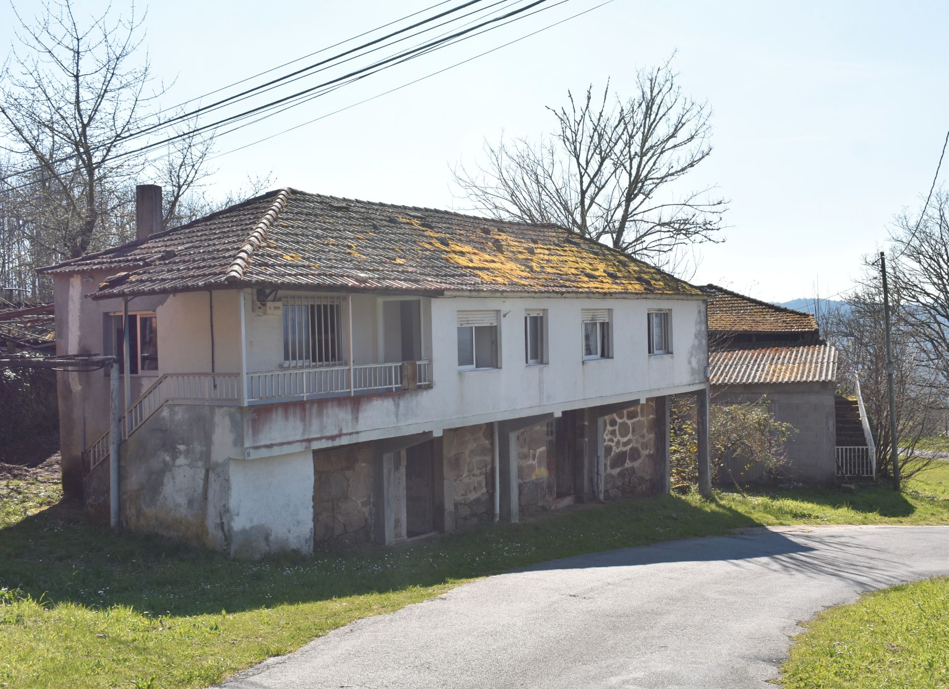 Exterior view of House or chalet for sale in Verea  with Private garden, Storage room and Furnished