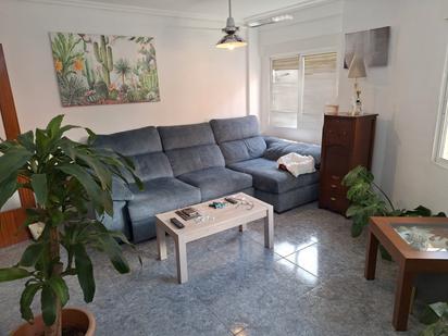 Sala d'estar de Pis en venda en San Vicente del Raspeig / Sant Vicent del Raspeig amb Aire condicionat i Forn
