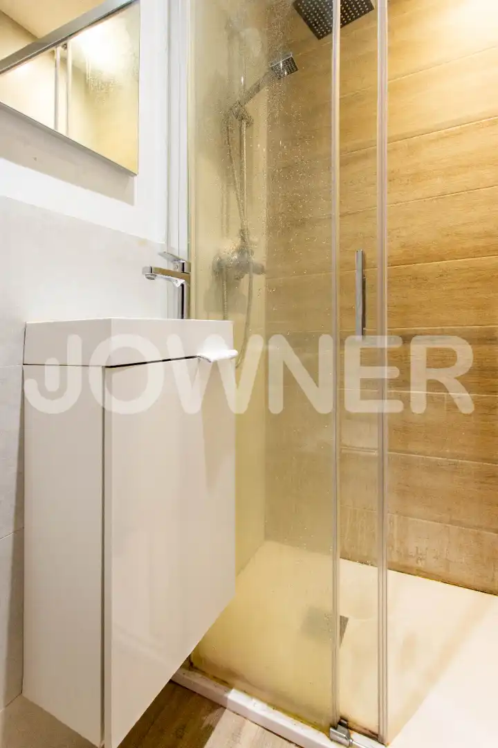 Baño de Piso de alquiler en Madrid con Calefacción, Amueblado y Lavadora