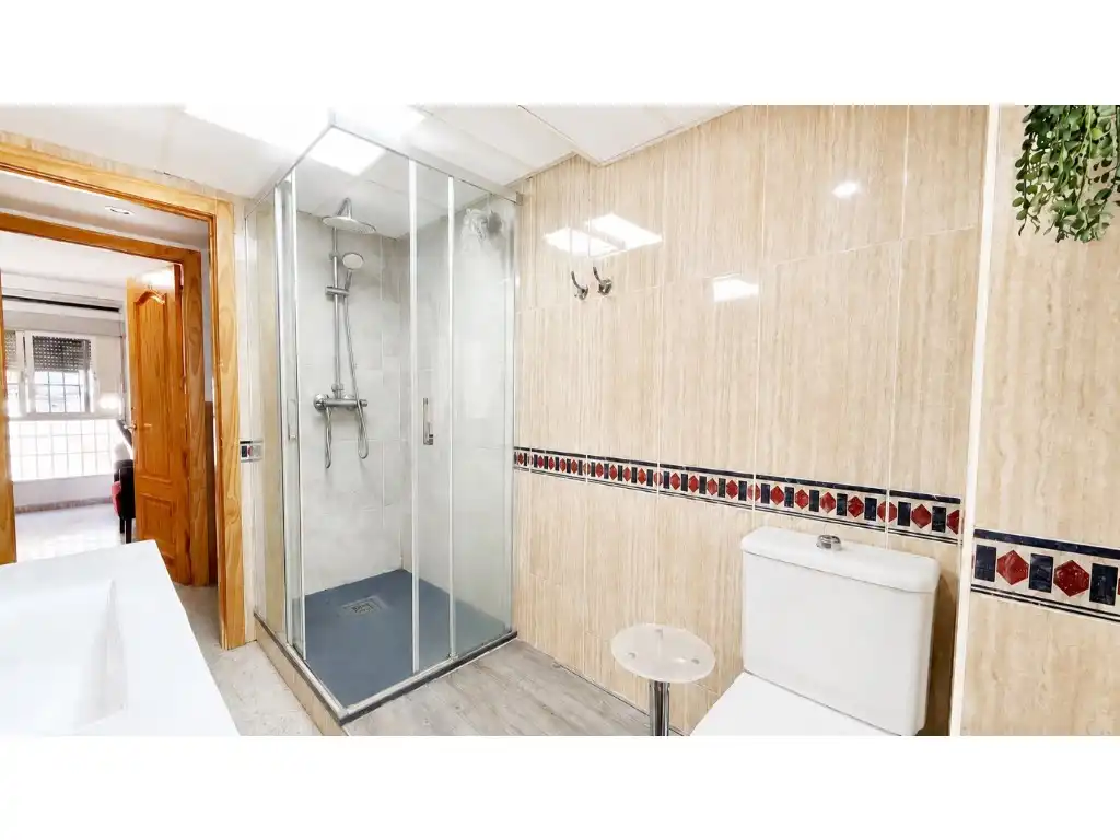 Bathroom of Flat for sale in Córdoba