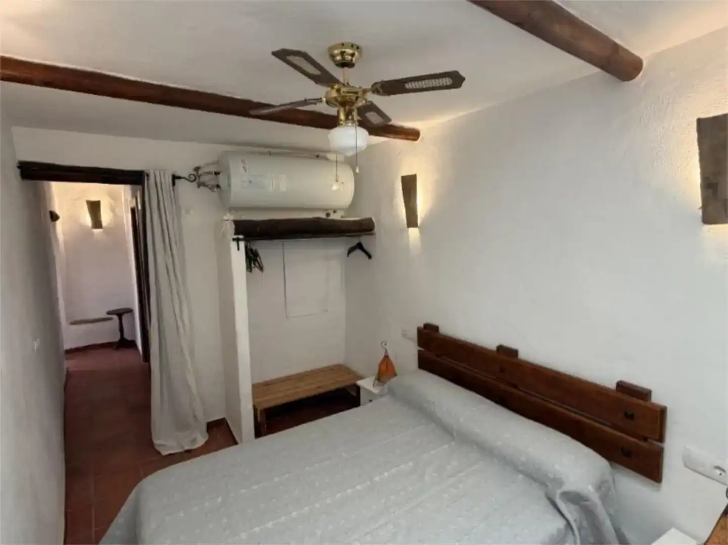 Schlafzimmer von Wohnung zur Miete in Salares mit Möbliert