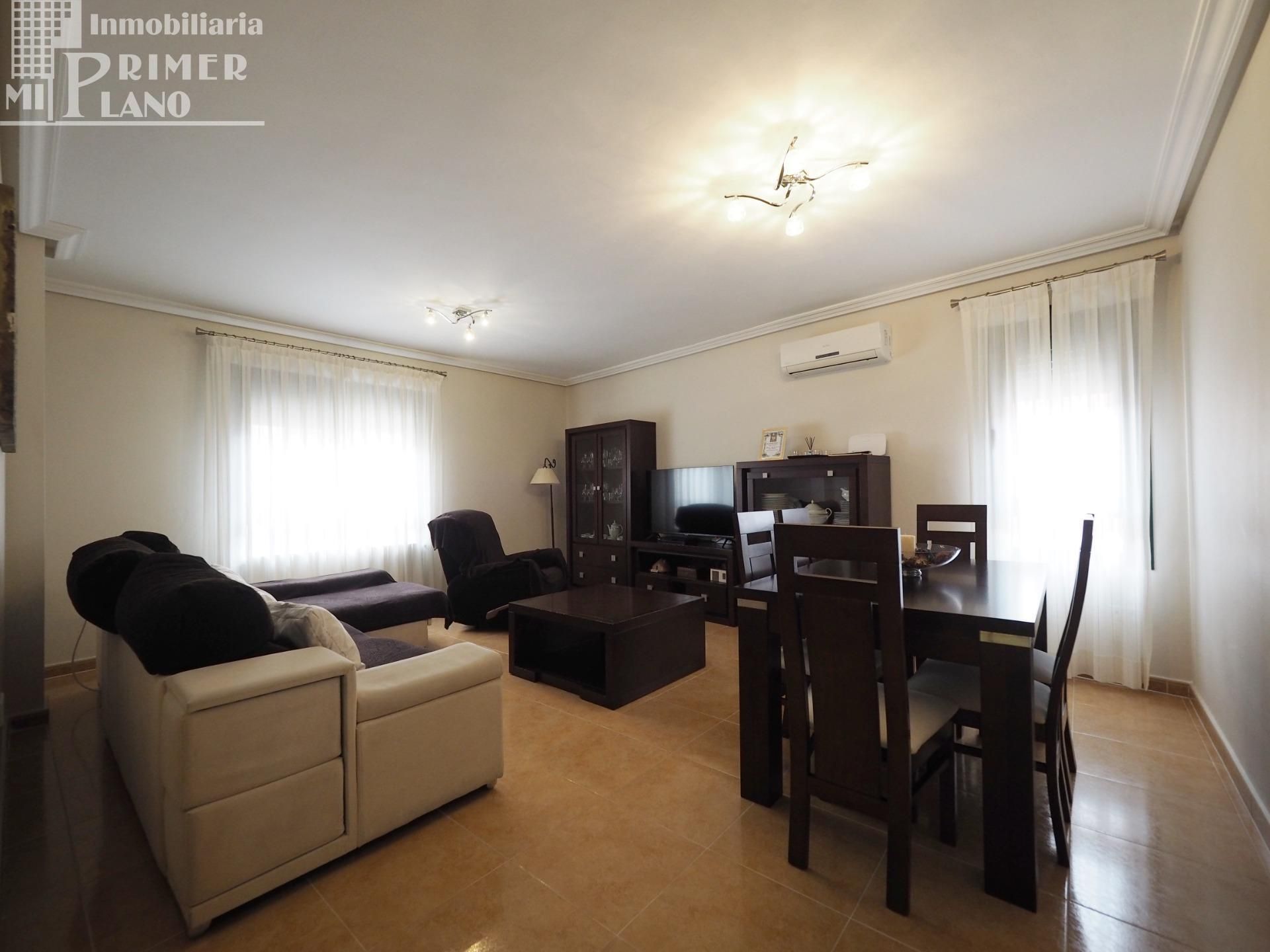 Living room of Planta baja for sale in Tomelloso  with Air Conditioner, Heating and Storage room