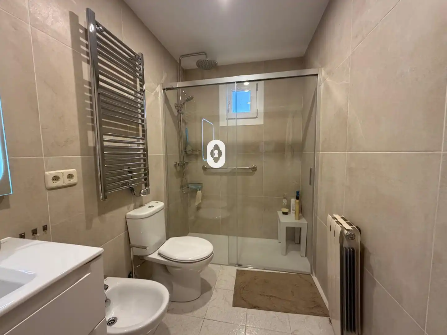 Badezimmer von Einfamilien-Reihenhaus zum Verkauf in Son Servera mit Heizung, Privatgarten und Terrasse