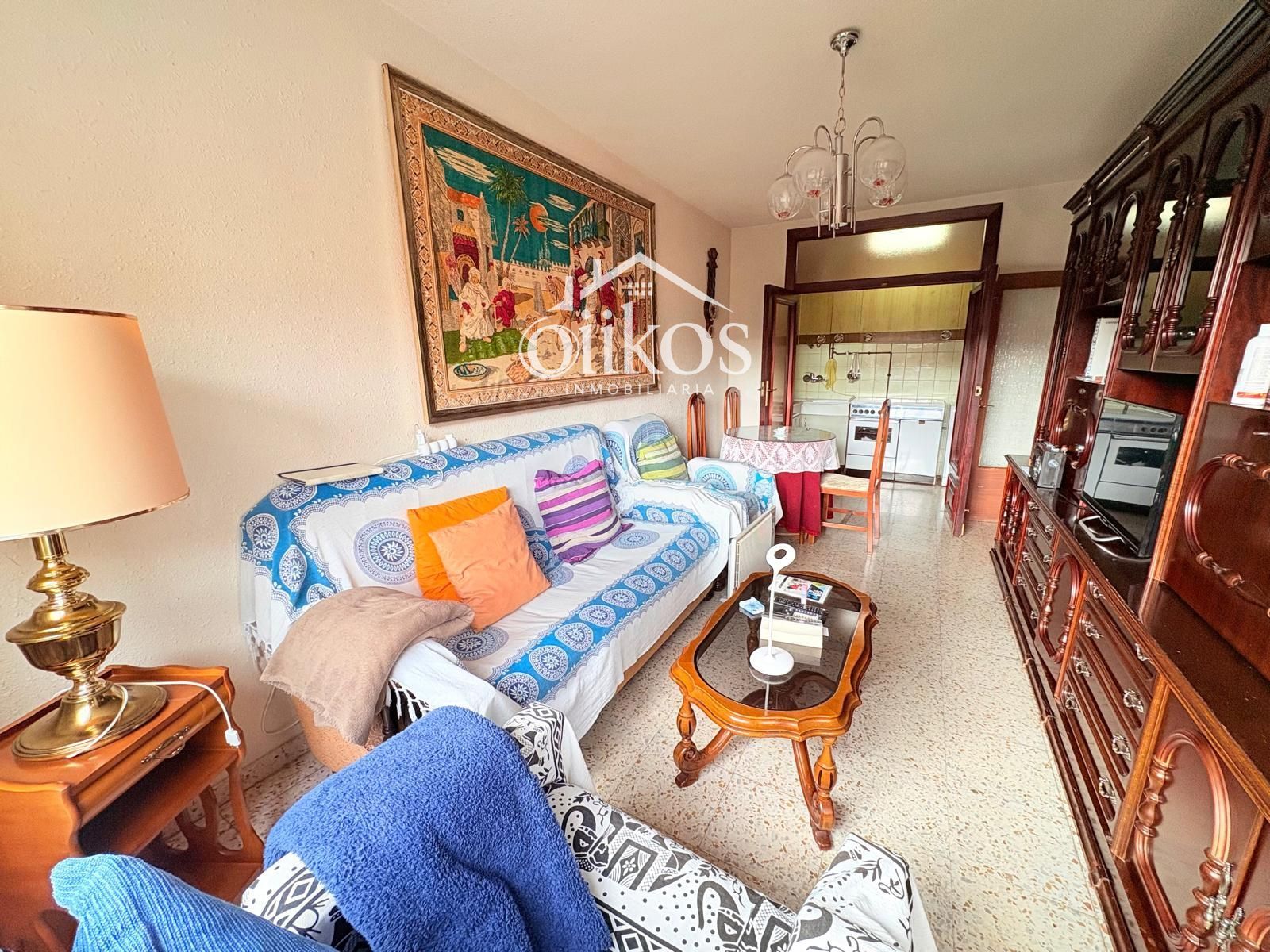 Sala d'estar de Pis en venda en Salamanca Capital amb Calefacció, Moblat i Balcó