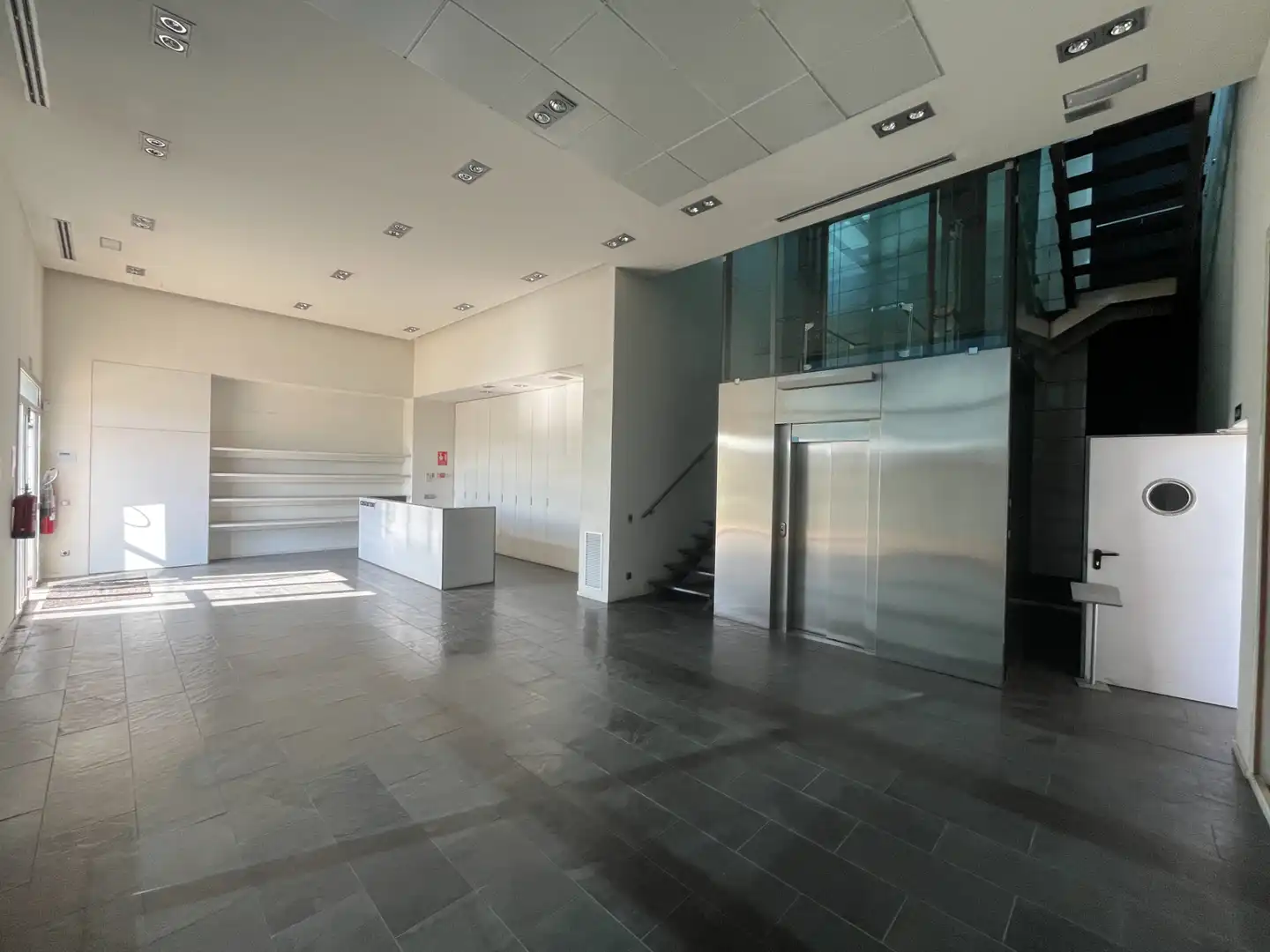 Nave industrial en venta en Salt con Calefacción y Alarma