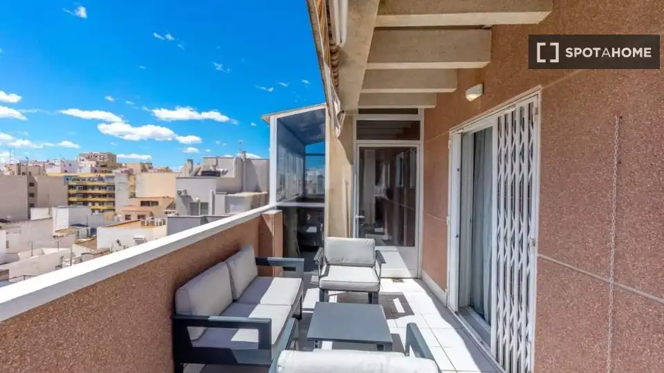 Terraza de Apartamento para compartir en Torrevieja con Aire acondicionado, Calefacción y Terraza