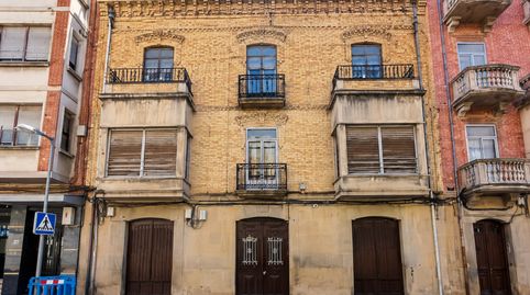 EDIFICIO CON JARDIN EN EL CENTRO DE TAFALLA