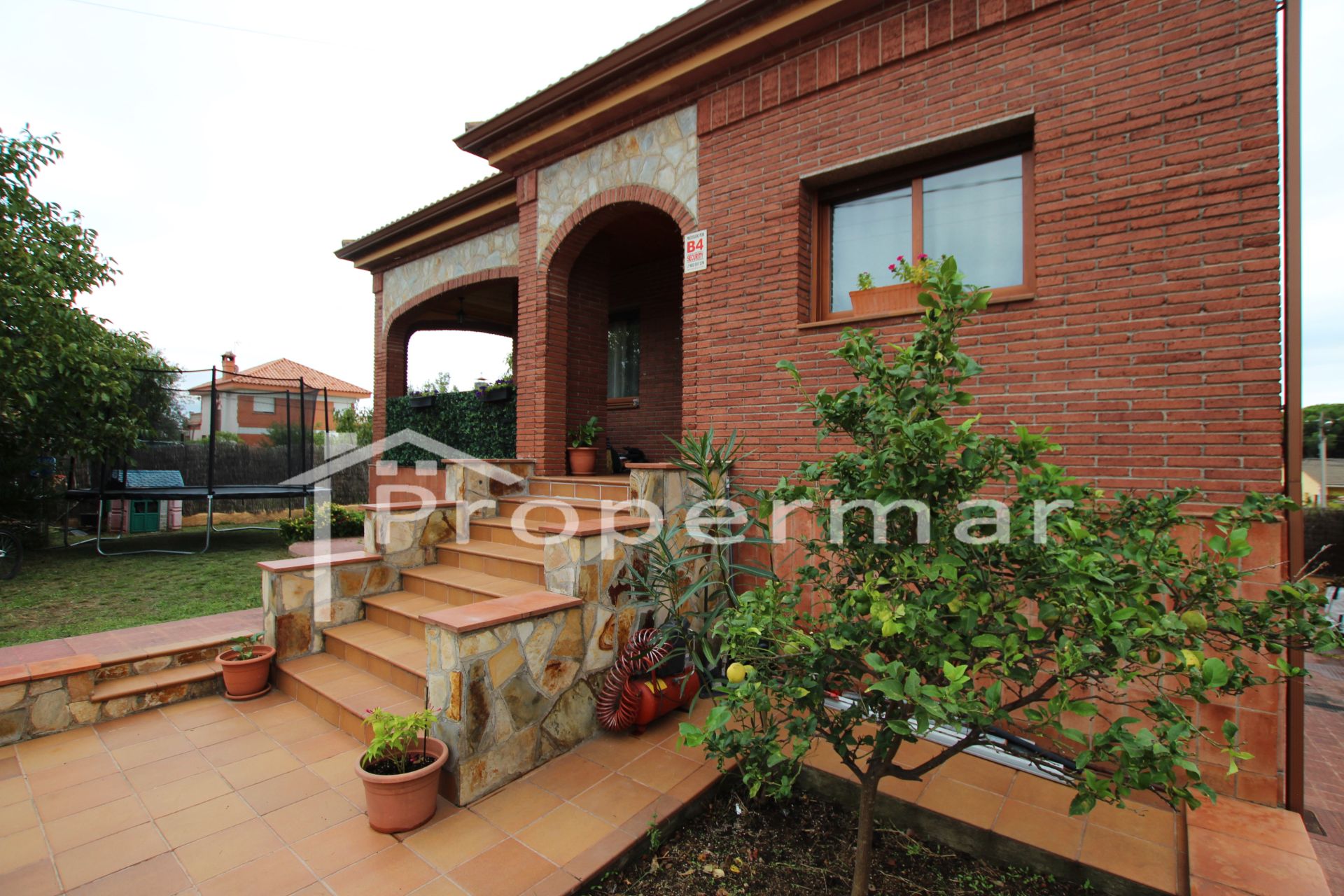 Vista exterior de Casa o chalet en venta en Cànoves I Samalús con Calefacción, Jardín privado y Terraza
