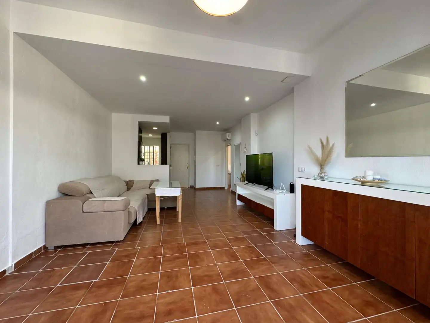 Flat for rent in Calle Juan de Acurio, Martín Miguel