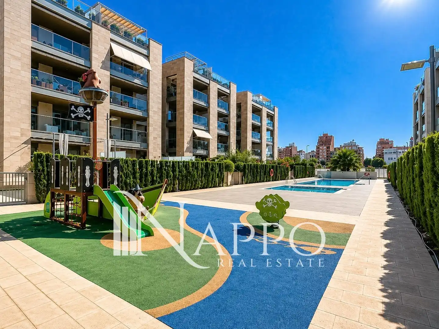 Schwimmbecken von Wohnung zum Verkauf in  Palma de Mallorca mit Klimaanlage, Heizung und Terrasse