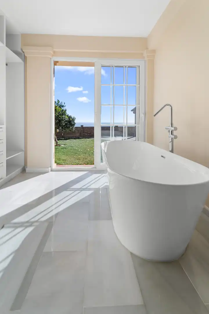 Bathroom of Houses for sale in Benalmádena  with Air Conditioner, Heating and Private garden