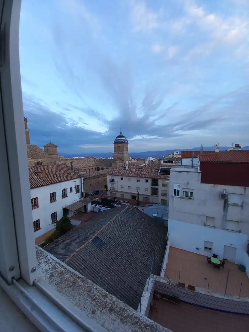Vista exterior de Pis per a compartir en Úbeda amb Aire condicionat, Moblat i Forn