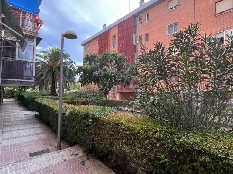 Vista exterior de Pis en venda en  Madrid Capital amb Aire condicionat i Terrassa