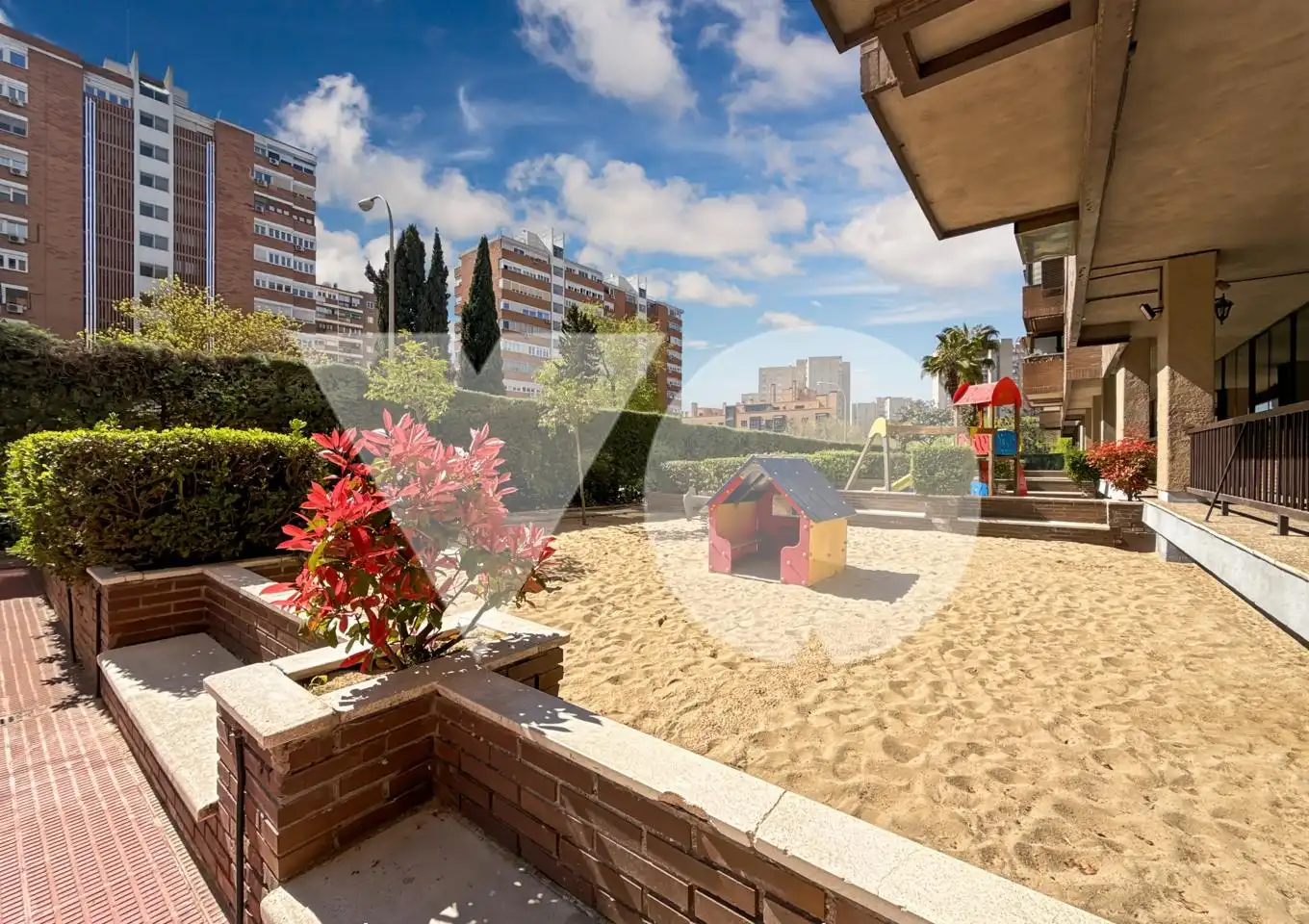Jardí de Pis en venda en Madrid amb Aire condicionat i Terrassa