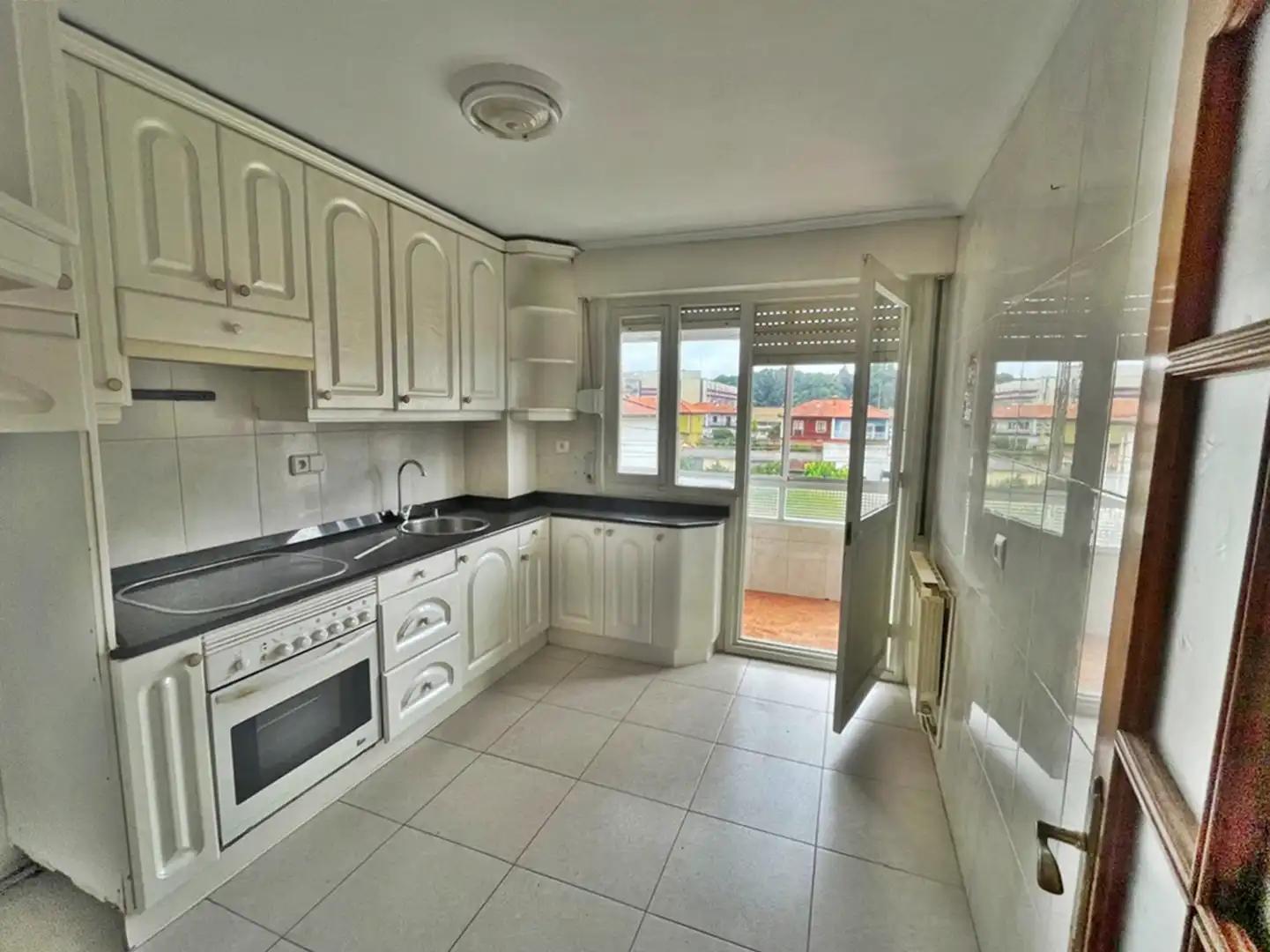 Cocina de Piso en venta en Reocín con Calefacción, Terraza y Balcón