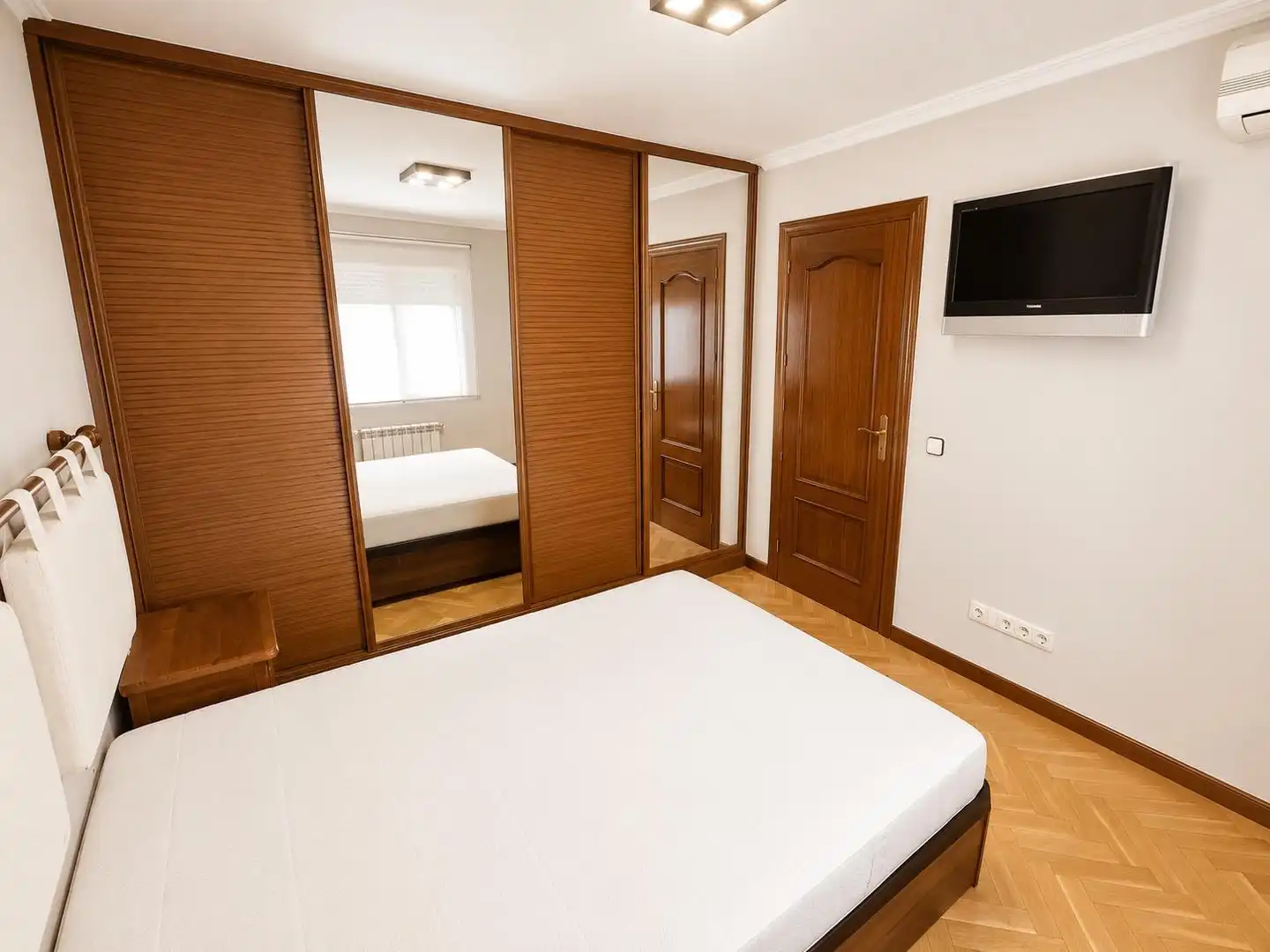 Dormitori de Apartament en venda en Madrid amb Aire condicionat i Calefacció