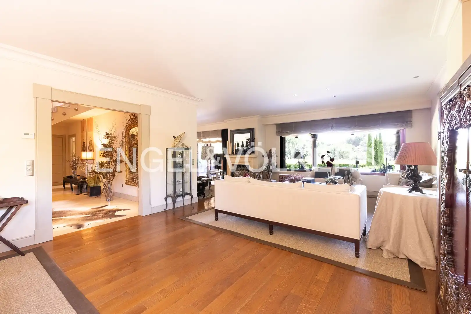 Sala d'estar de Casa o xalet en venda en Majadahonda amb Calefacció, Jardí privat i Terrassa