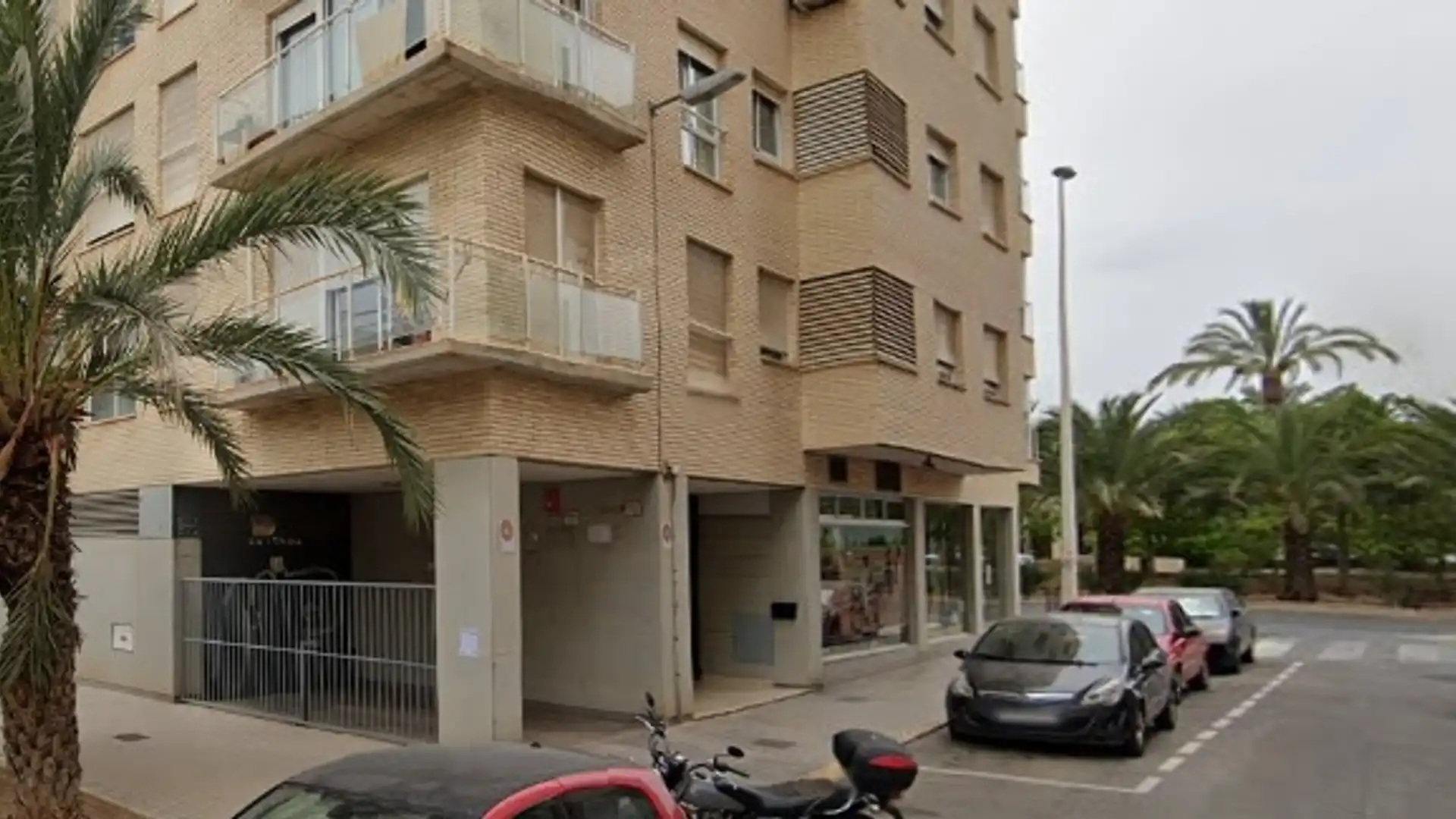 Vista exterior de Garaje de alquiler en Elche / Elx